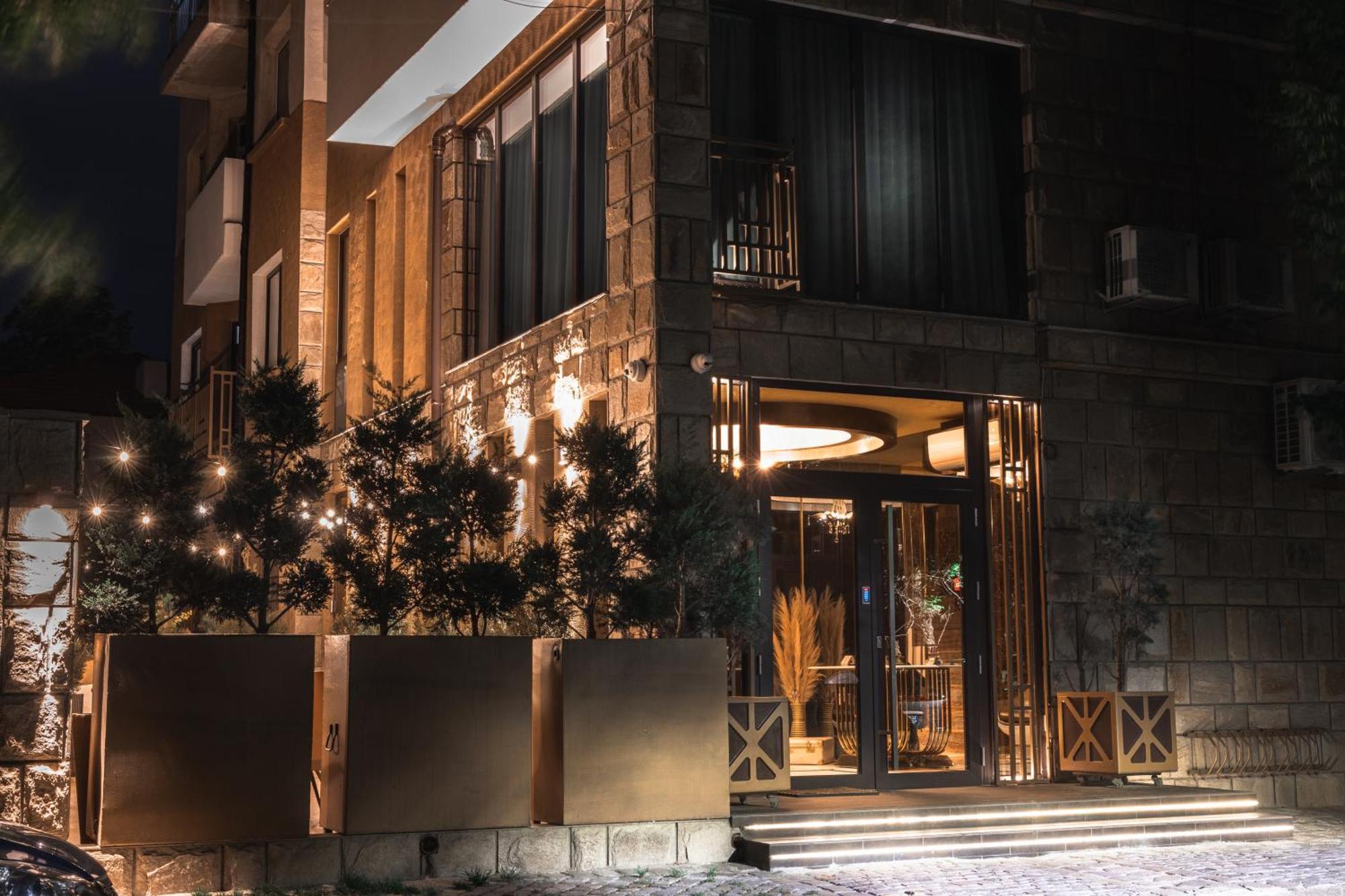 The Hidden Bank: Silver Bullet Plovdiv Exterior photo