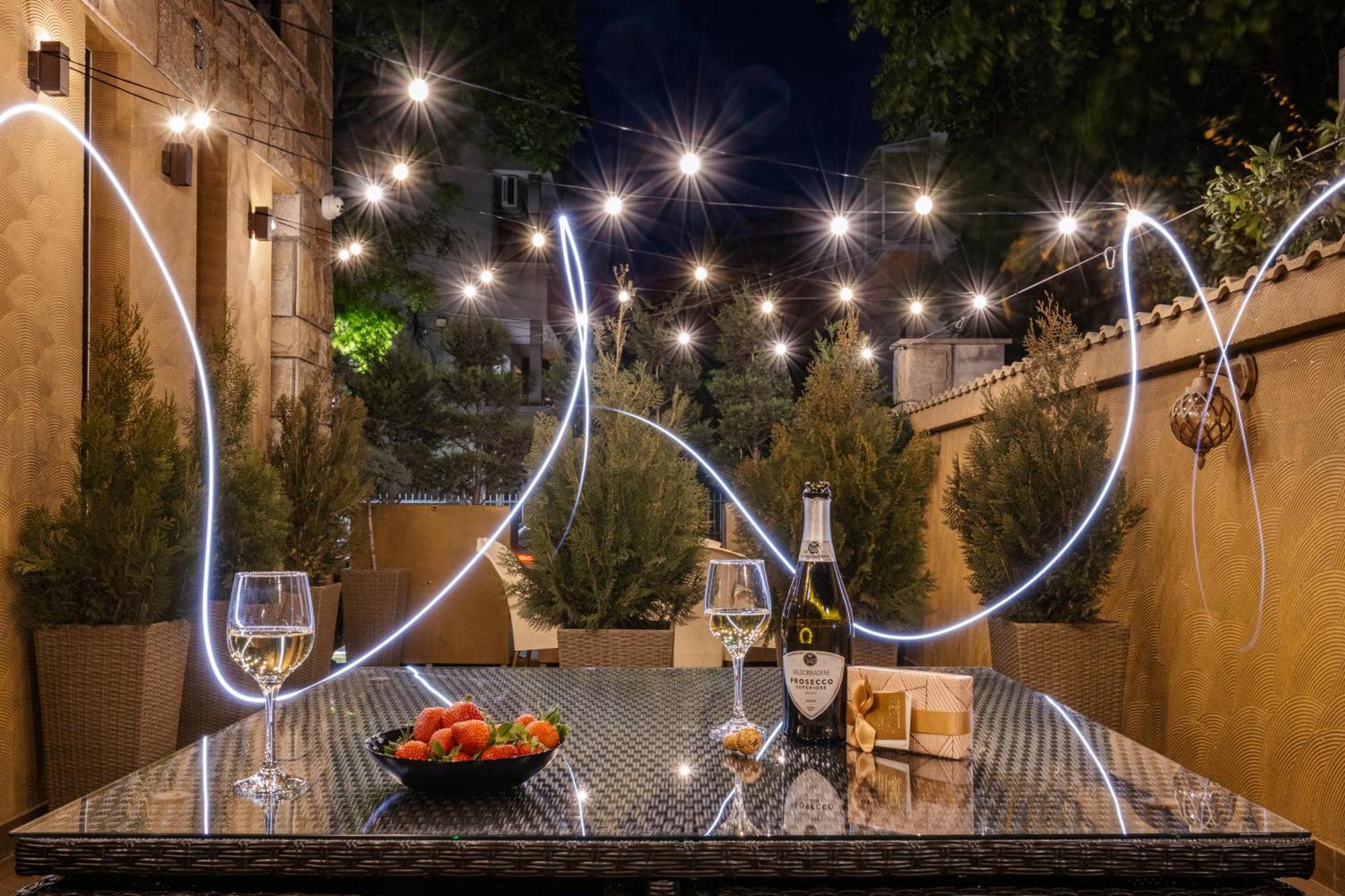 The Hidden Bank: Silver Bullet Plovdiv Exterior photo